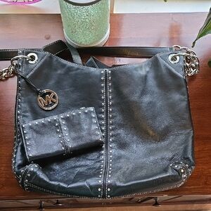 Michael Kors Black Leather Shoulder Bag with Chain Details. AND WALLET